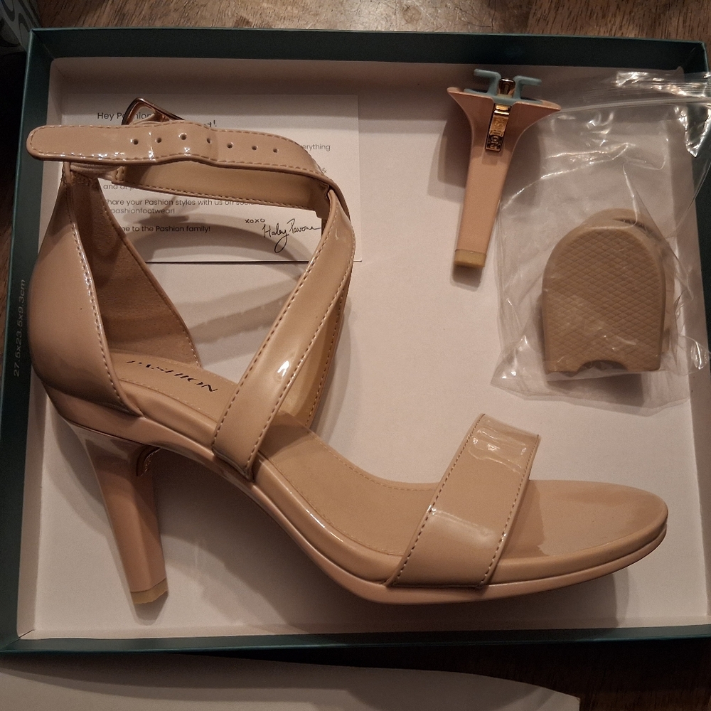Pashion convertible sandal with 4 inch stilleto sand color size 7